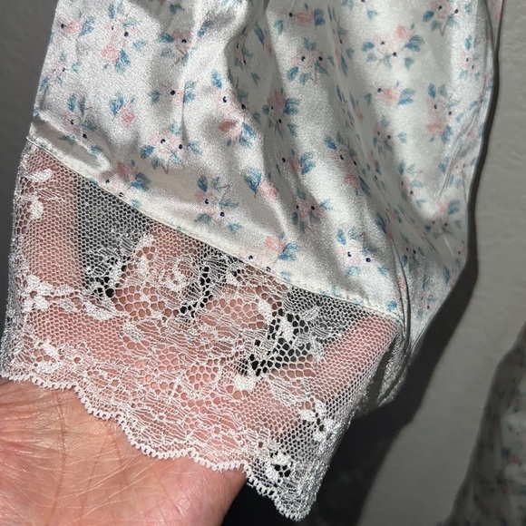 Eberjey Floral Lace Satin Robe - Picture 4 of 6